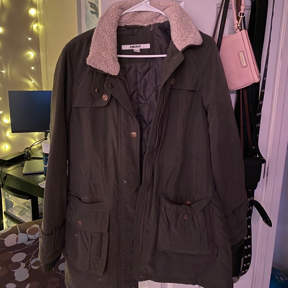 DKNY green jacket w/ faux fur collar